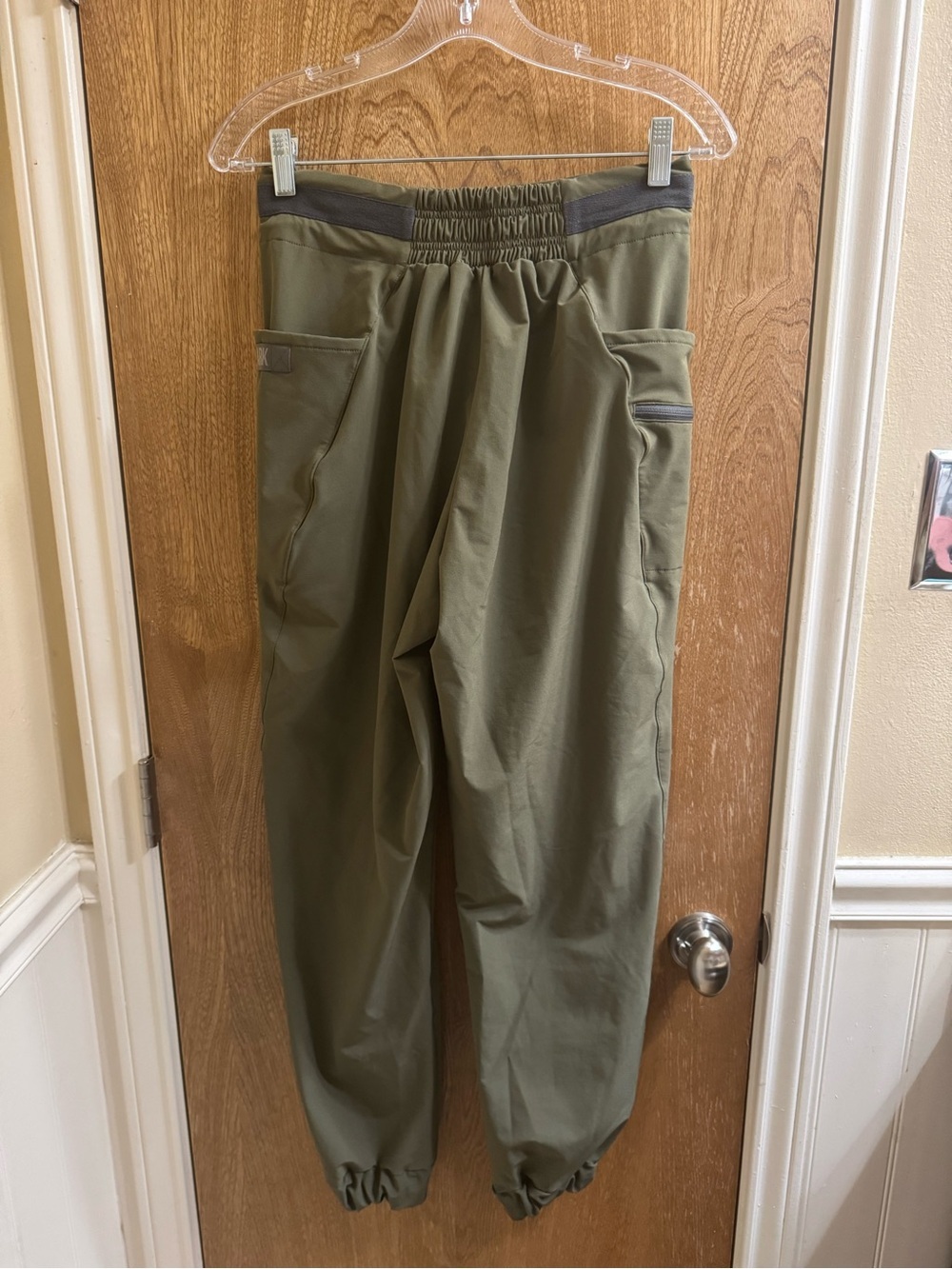 Gymshark Box Utility Jogger Track Pants Womens XS Army Olive Green & Black - Picture 2 of 8
